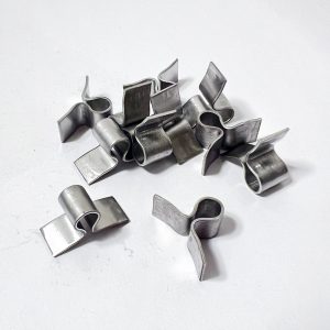 Gancio a Omega per marmitte e collegamento tubi in acciaio inox, piastrina di collegamento per tubi, silenziatori e impianti di scarico automobili